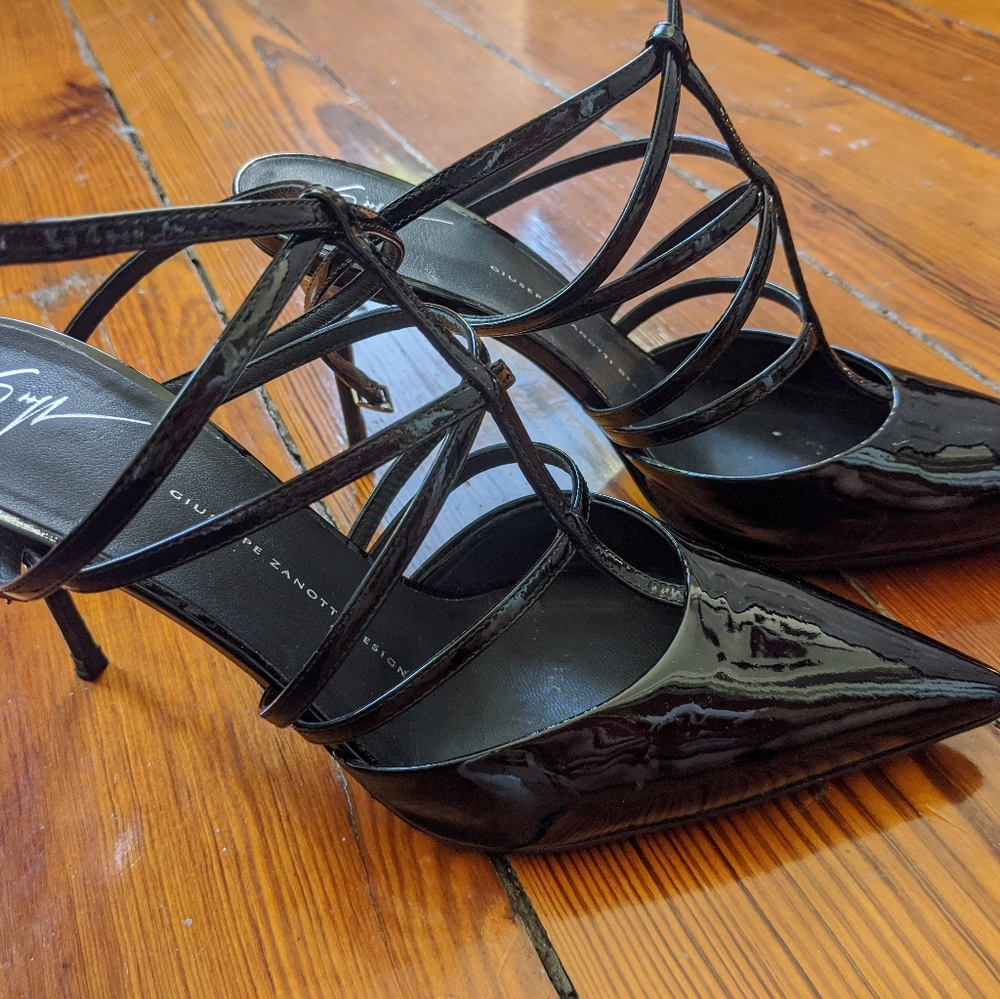 Guiseppe Zanotti lucrezia patent strappy slingback